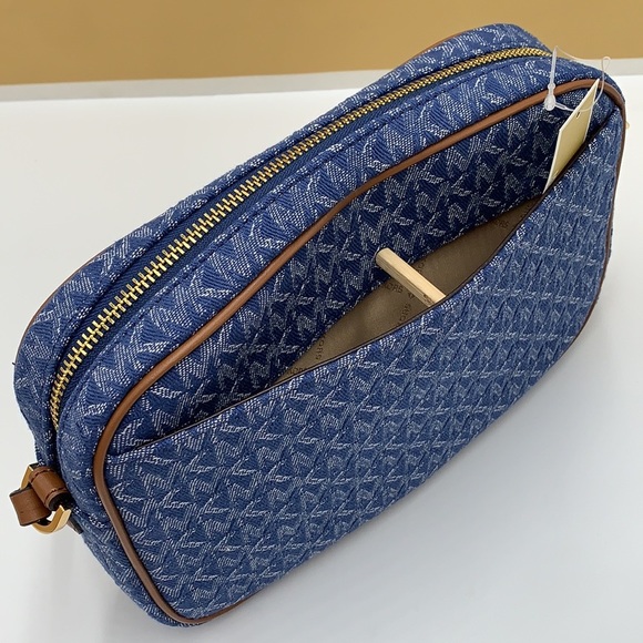 Michael Kors Jet Set Item Large East West Zip Chain Crossbody XBody
Den… - Picture 8 of 16